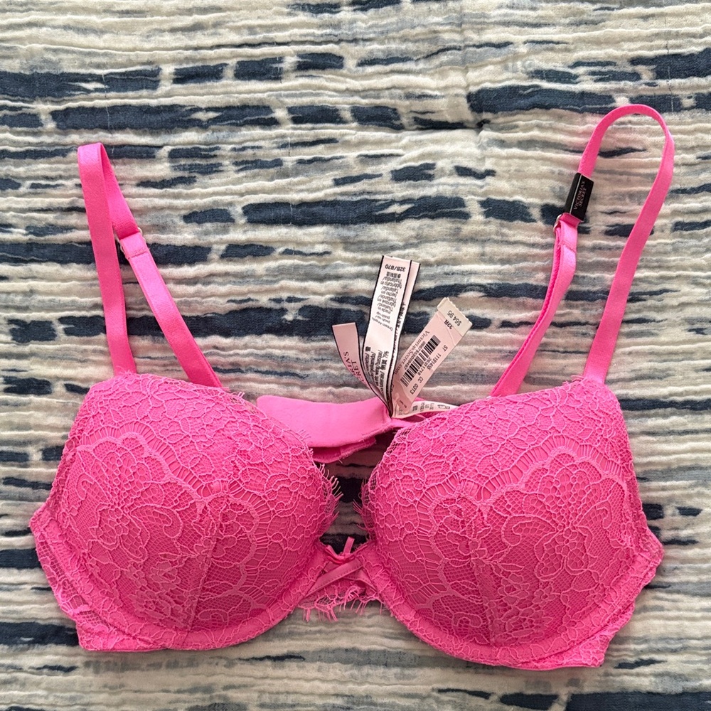 Victoria’s Secret dream angels push up bra in hot pink